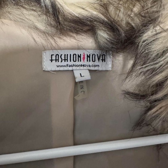 Fashion Nova Fur Coat - Picture 3 of 4
